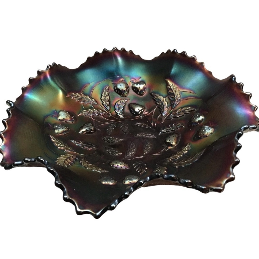 Northwood Amethyst Wild Strawberry Carnival Glass Master Berry Bowl